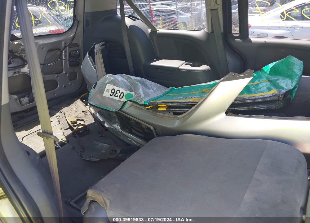 2005 HONDA ODYSSEY LX VIN: 5FNRL38215B101952