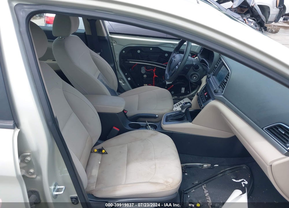 2017 HYUNDAI ELANTRA SE VIN: KMHD84LF5HU060941