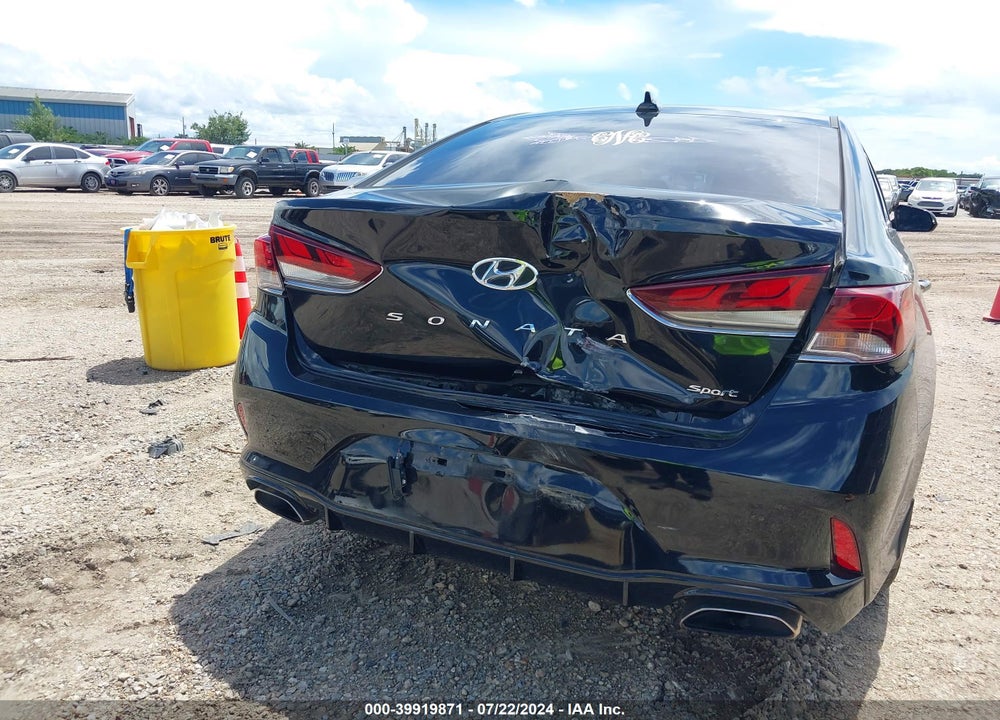 2018 HYUNDAI SONATA SPORT VIN: 5NPE34AF9JH681660