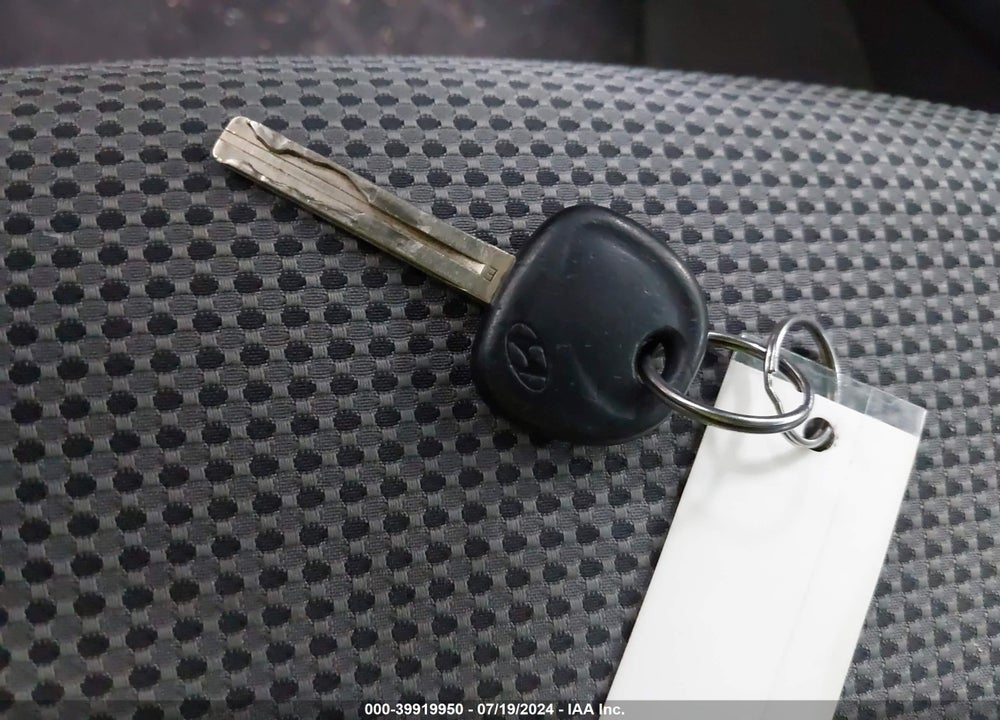 2013 HYUNDAI SONATA GLS VIN: 5NPEB4AC2DH672117