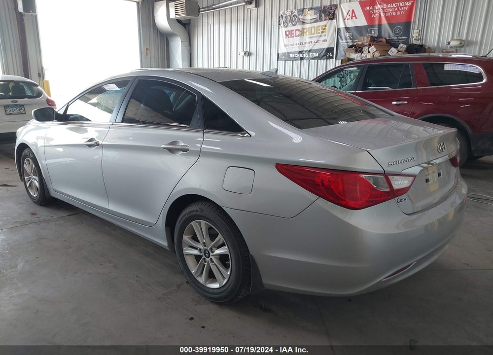2013 HYUNDAI SONATA GLS VIN: 5NPEB4AC2DH672117