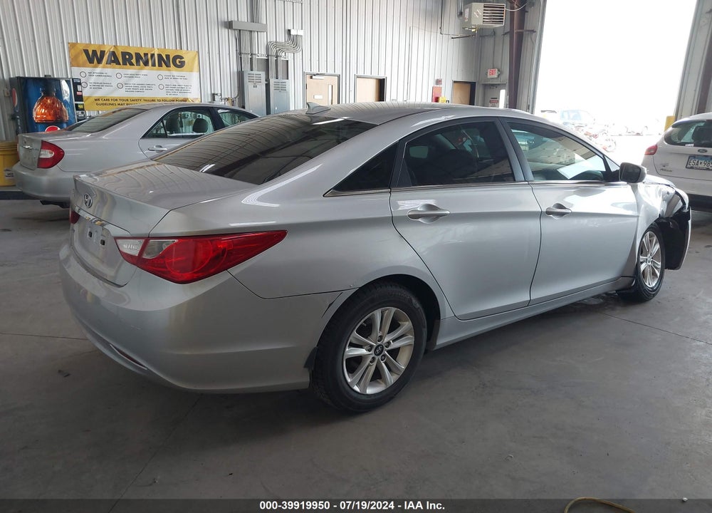 2013 HYUNDAI SONATA GLS VIN: 5NPEB4AC2DH672117