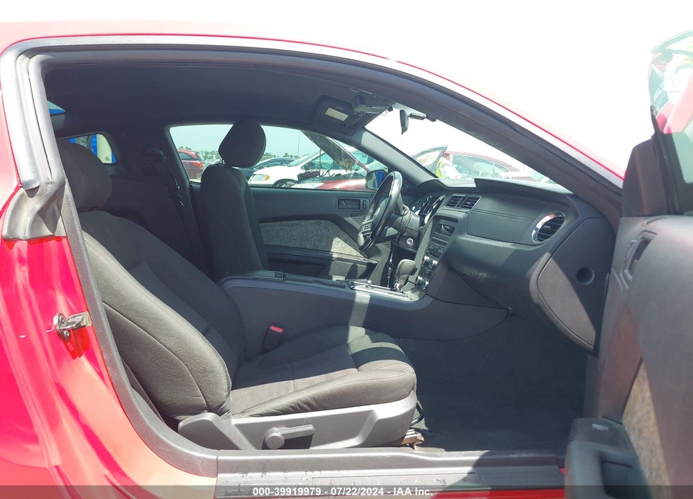 2014 FORD MUSTANG VIN: 1ZVBP8CF6E5311782