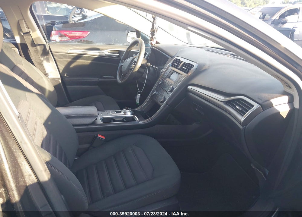2017 FORD FUSION SE VIN: 3FA6P0H72HR160695