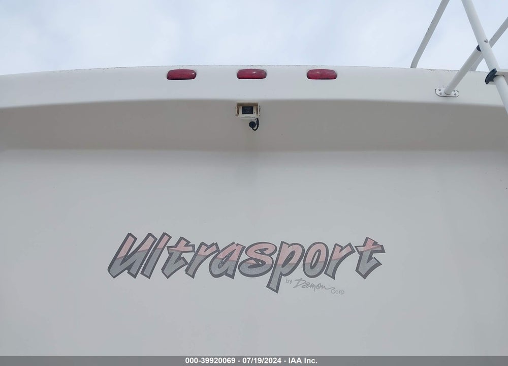 1999 FREIGHTLINER CHASSIS X LINE MOTOR HOME VIN: 4UZ6XJBA3XCA70469