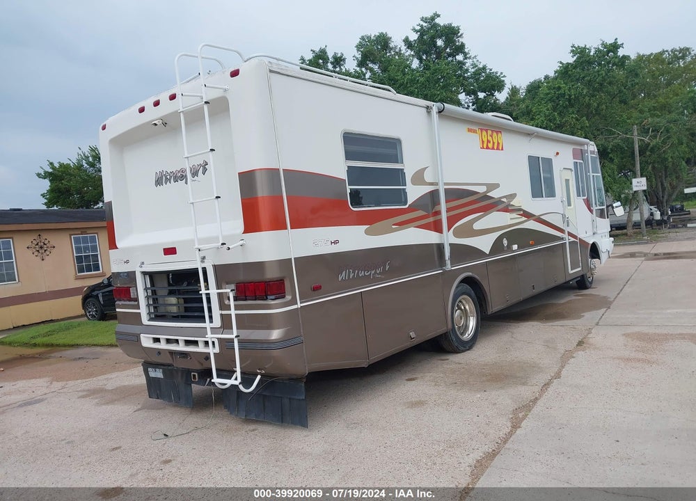 1999 FREIGHTLINER CHASSIS X LINE MOTOR HOME VIN: 4UZ6XJBA3XCA70469