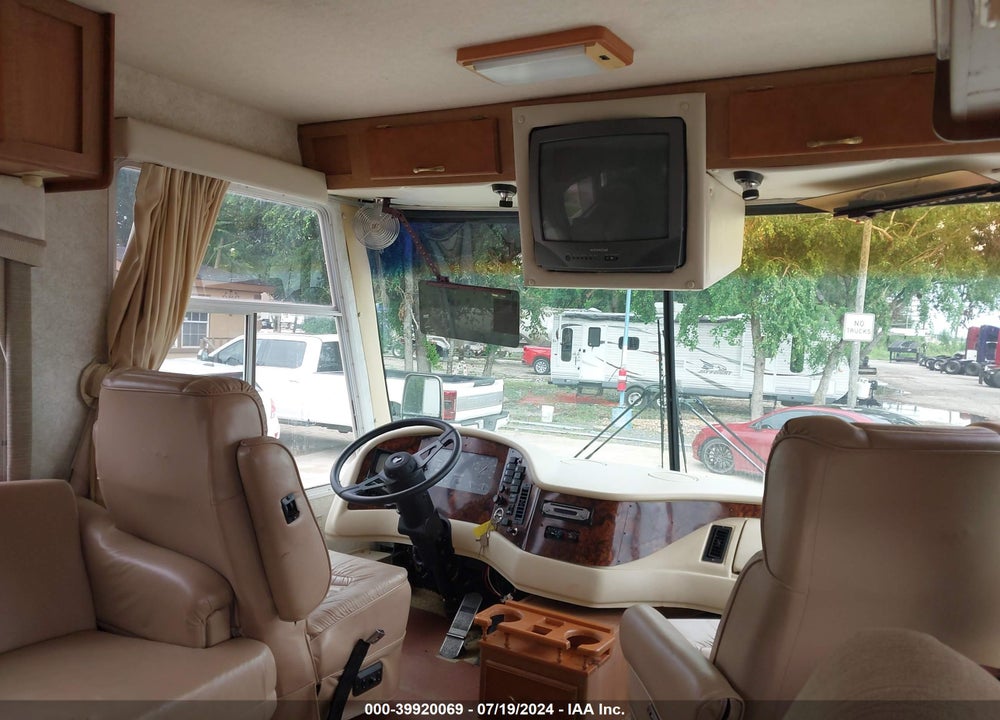 1999 FREIGHTLINER CHASSIS X LINE MOTOR HOME VIN: 4UZ6XJBA3XCA70469