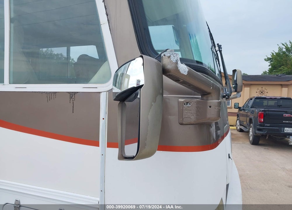 1999 FREIGHTLINER CHASSIS X LINE MOTOR HOME VIN: 4UZ6XJBA3XCA70469