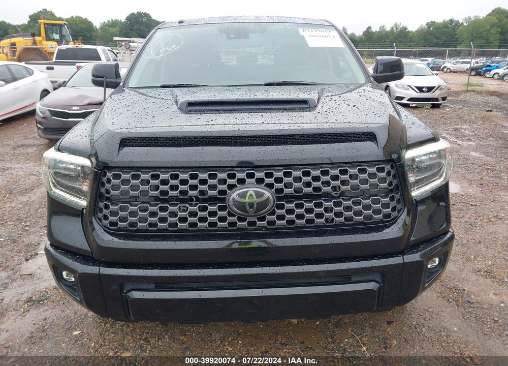 2018 TOYOTA TUNDRA SR5 5.7L V8 VIN: 5TFDW5F13JX711990