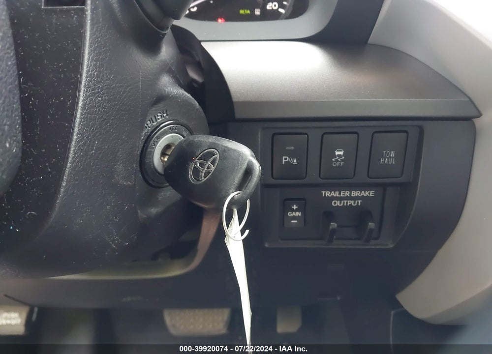 2018 TOYOTA TUNDRA SR5 5.7L V8 VIN: 5TFDW5F13JX711990