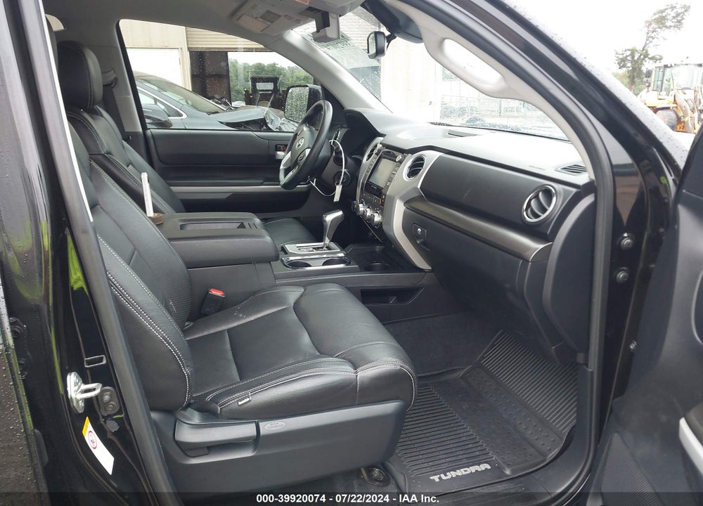 2018 TOYOTA TUNDRA SR5 5.7L V8 VIN: 5TFDW5F13JX711990