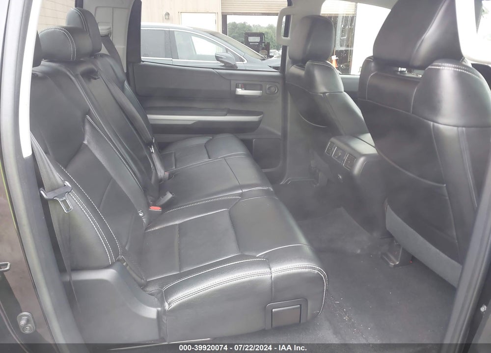 2018 TOYOTA TUNDRA SR5 5.7L V8 VIN: 5TFDW5F13JX711990