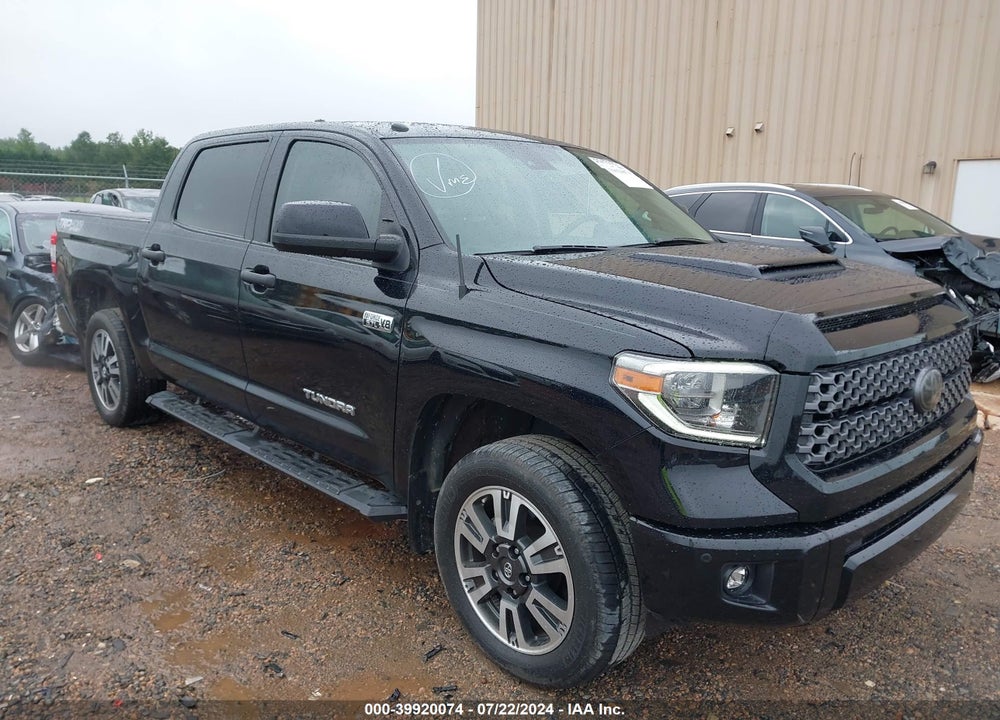 2018 TOYOTA TUNDRA SR5 5.7L V8 VIN: 5TFDW5F13JX711990