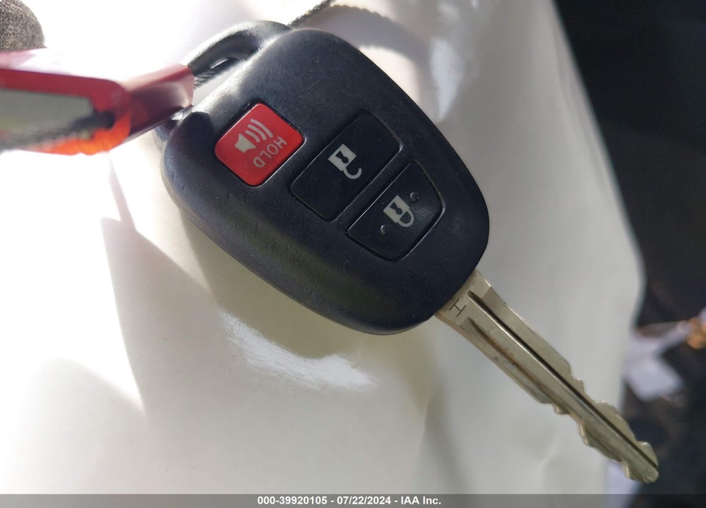 2015 TOYOTA RAV4 XLE VIN: 2T3RFREV0FW398877