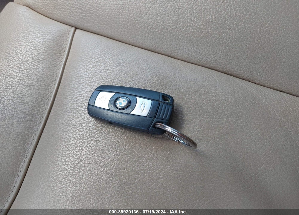 2008 BMW 335I VIN: WBAVB77568NM06533