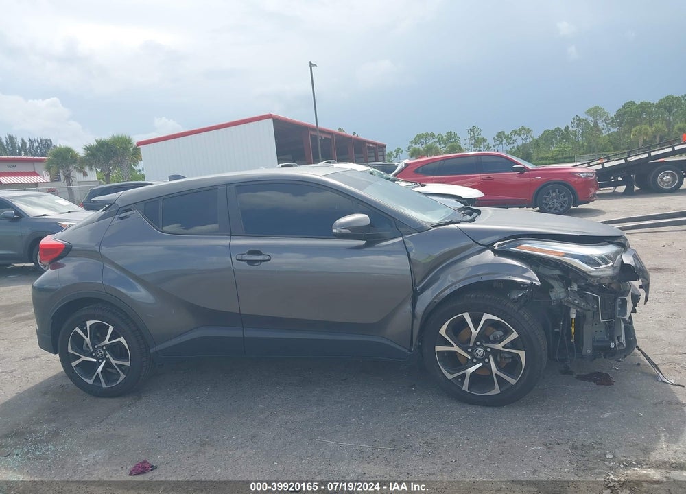2020 TOYOTA C-HR XLE VIN: JTNKHMBX6L1083608