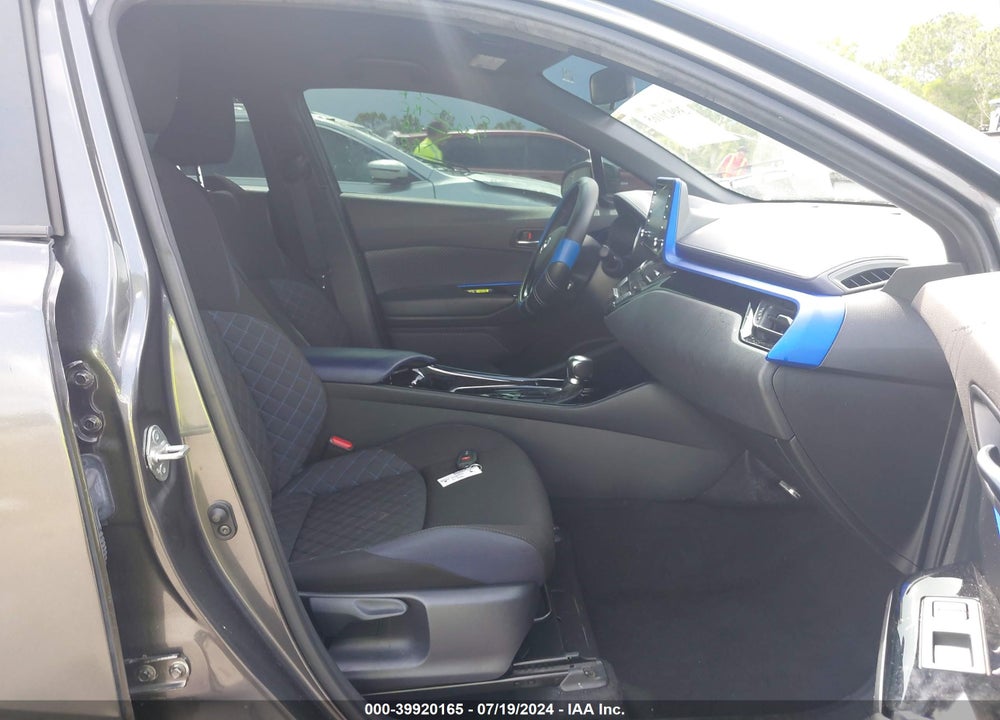 2020 TOYOTA C-HR XLE VIN: JTNKHMBX6L1083608