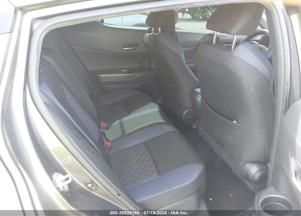 2020 TOYOTA C-HR XLE VIN: JTNKHMBX6L1083608