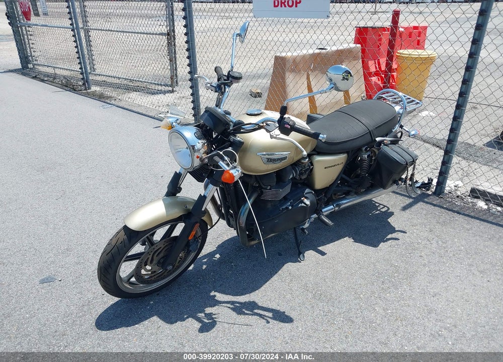 2013 TRIUMPH MOTORCYCLE BONNEVILLE VIN: SMT900K1XDT566217