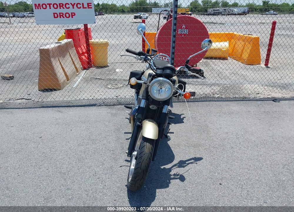 2013 TRIUMPH MOTORCYCLE BONNEVILLE VIN: SMT900K1XDT566217