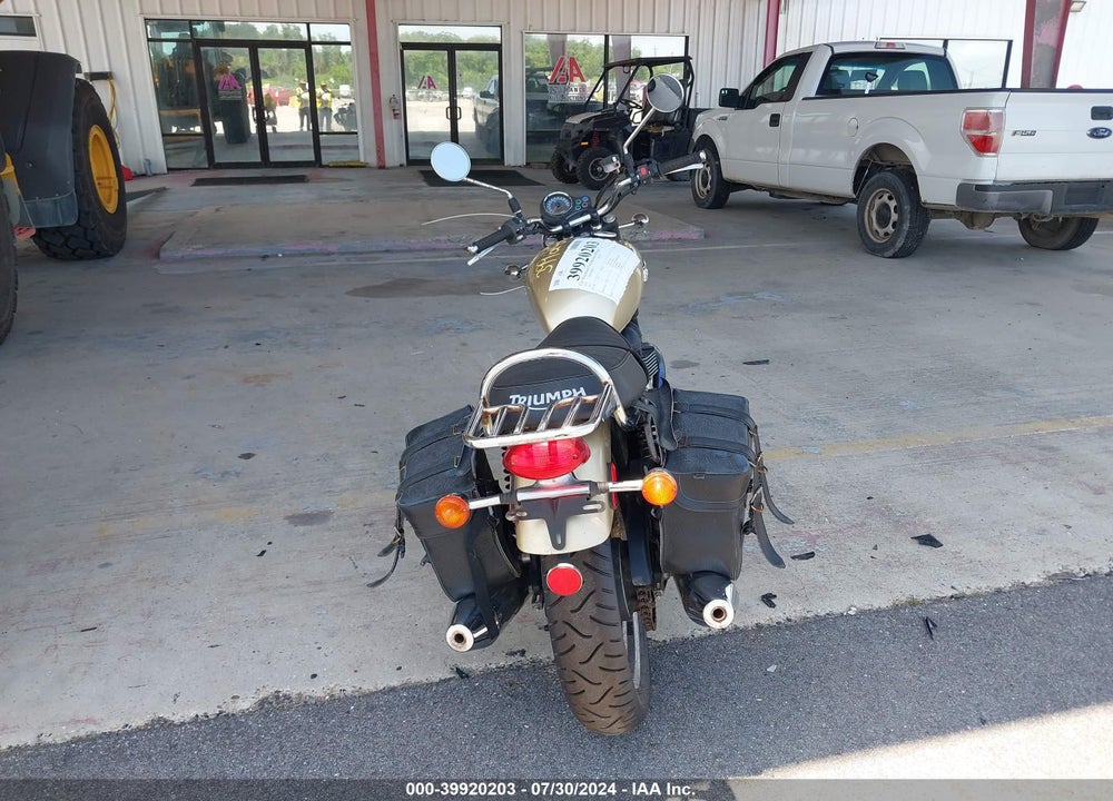 2013 TRIUMPH MOTORCYCLE BONNEVILLE VIN: SMT900K1XDT566217
