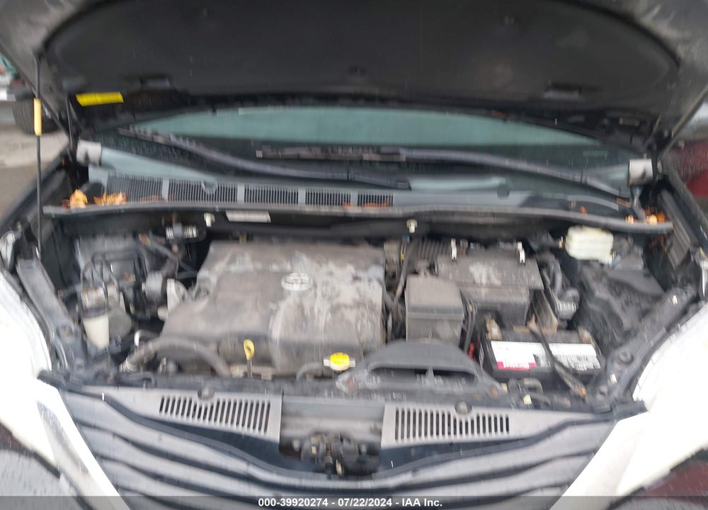 2014 TOYOTA SIENNA LE V6 8 PASSENGER VIN: 5TDKK3DC8ES519830