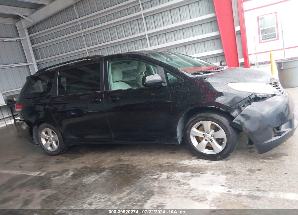 2014 TOYOTA SIENNA LE V6 8 PASSENGER VIN: 5TDKK3DC8ES519830