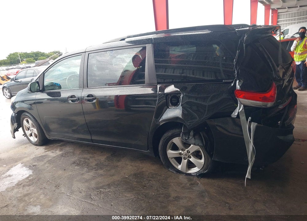 2014 TOYOTA SIENNA LE V6 8 PASSENGER VIN: 5TDKK3DC8ES519830