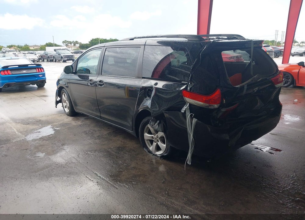 2014 TOYOTA SIENNA LE V6 8 PASSENGER VIN: 5TDKK3DC8ES519830