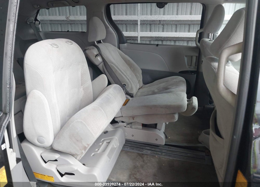 2014 TOYOTA SIENNA LE V6 8 PASSENGER VIN: 5TDKK3DC8ES519830