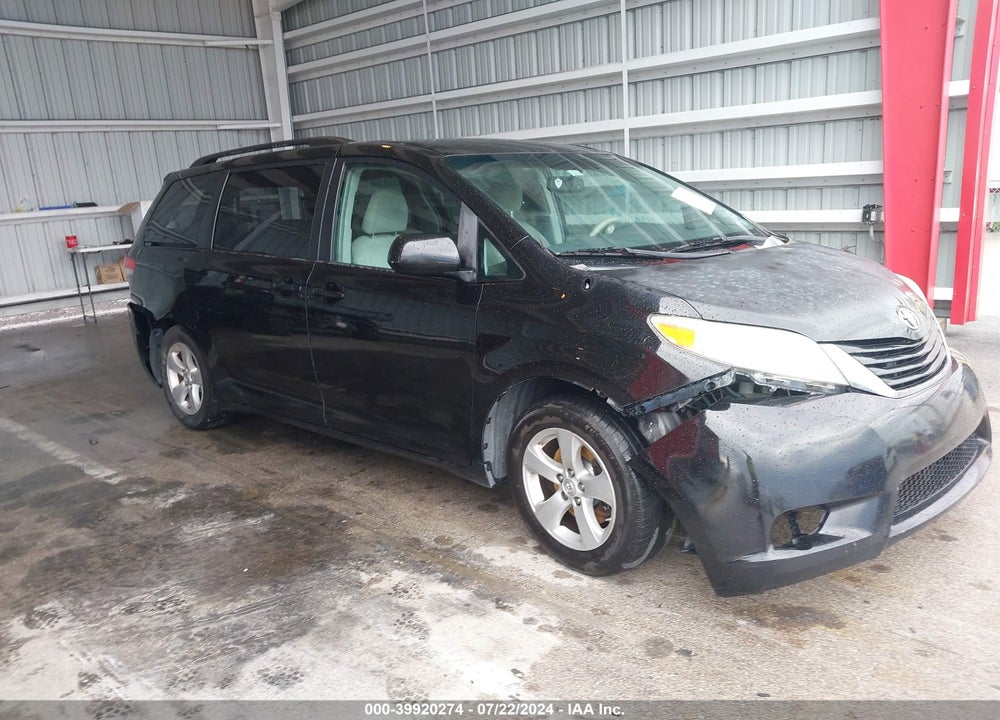 2014 TOYOTA SIENNA LE V6 8 PASSENGER VIN: 5TDKK3DC8ES519830