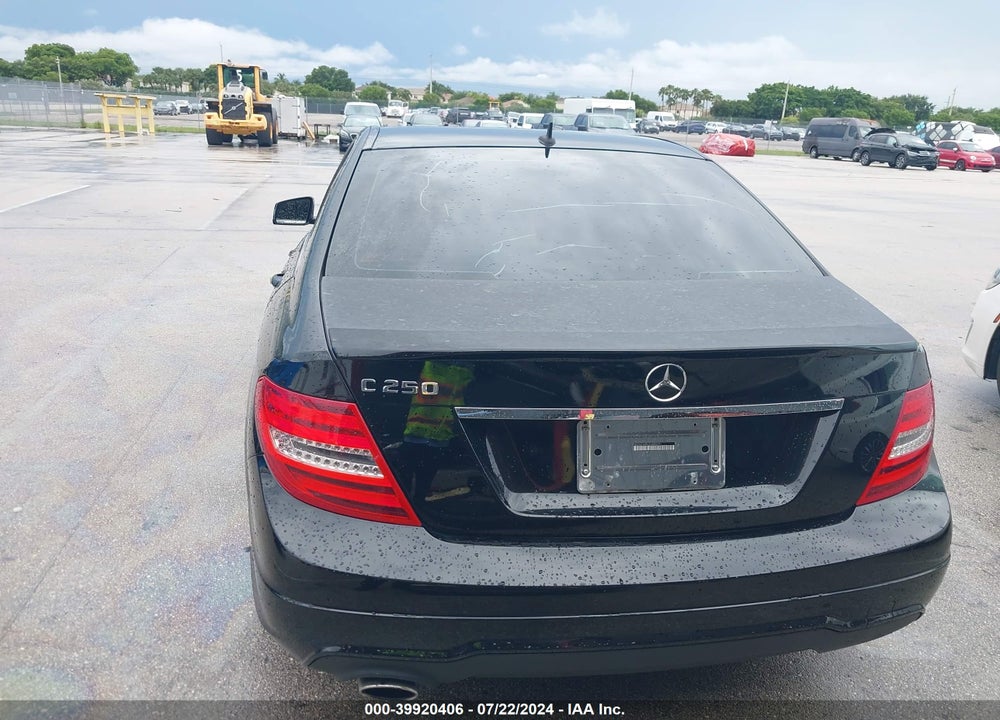 2014 MERCEDES-BENZ C 250 LUXURY/SPORT VIN: WDDGF4HB1EA888291