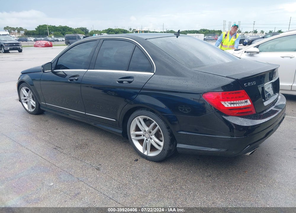 2014 MERCEDES-BENZ C 250 LUXURY/SPORT VIN: WDDGF4HB1EA888291