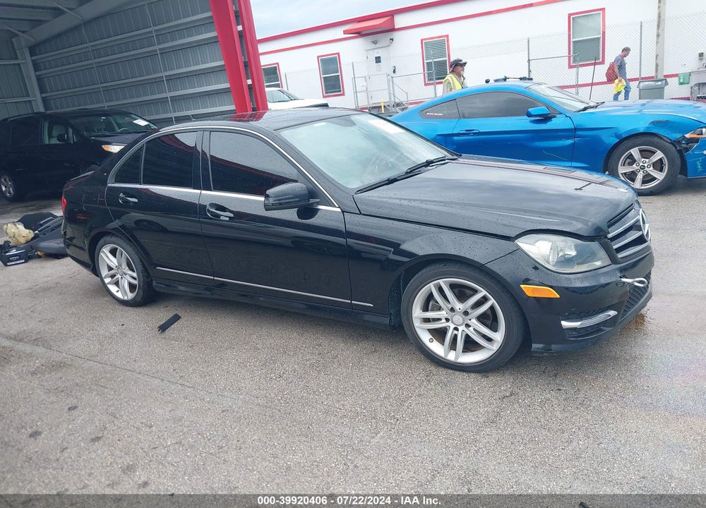 2014 MERCEDES-BENZ C 250 LUXURY/SPORT VIN: WDDGF4HB1EA888291
