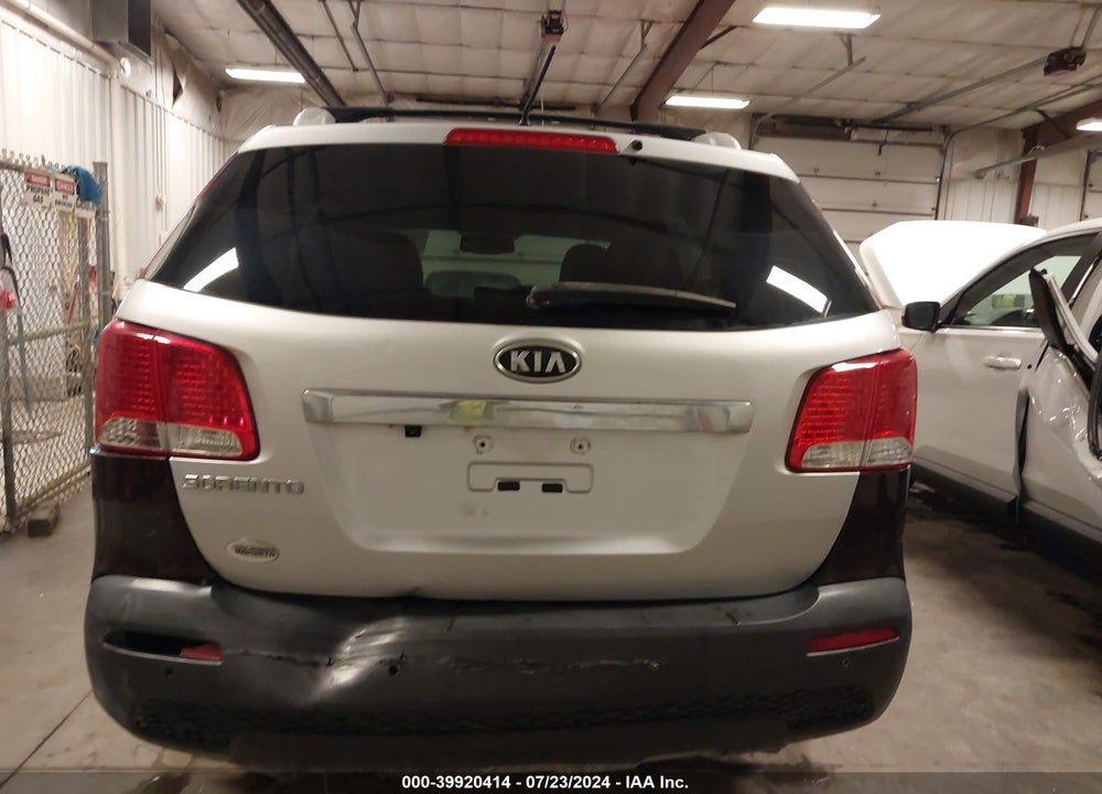 2012 KIA SORENTO LX VIN: 5XYKT3A69CG292217