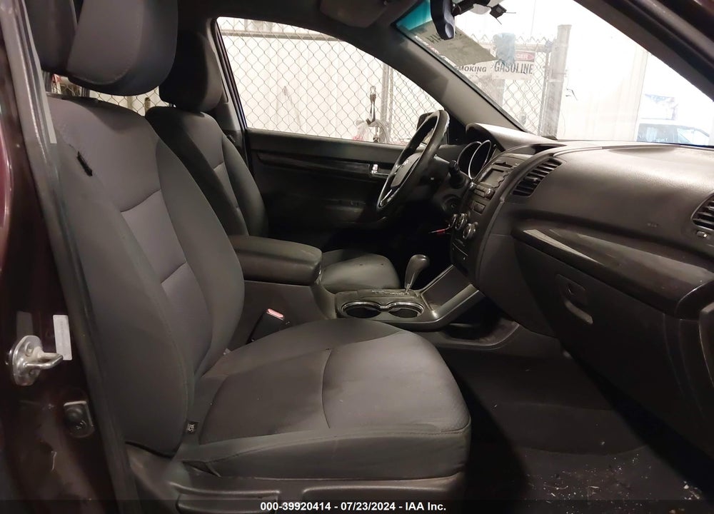 2012 KIA SORENTO LX VIN: 5XYKT3A69CG292217