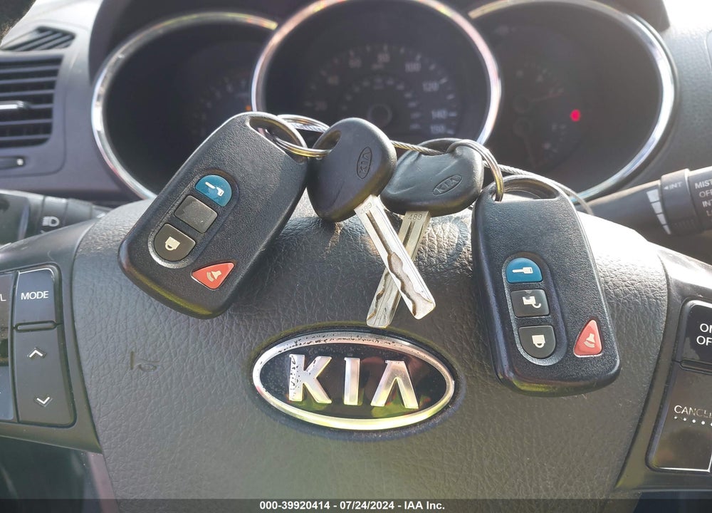 2012 KIA SORENTO LX VIN: 5XYKT3A69CG292217