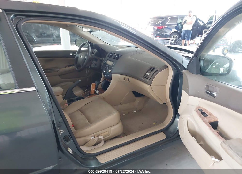 2004 HONDA ACCORD 3.0 EX VIN: 1HGCM66564A092062