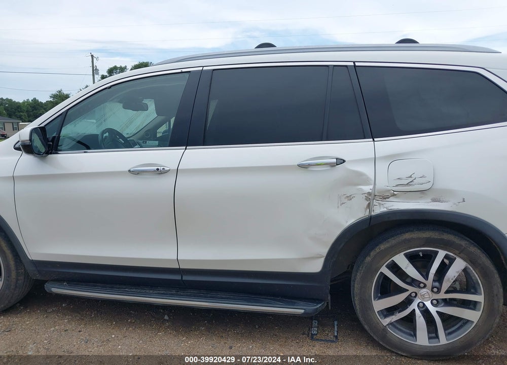 2018 HONDA PILOT TOURING VIN: 5FNYF6H94JB019984