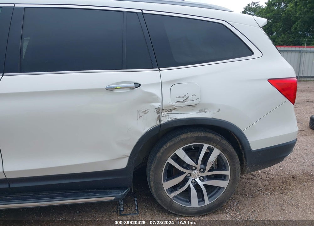 2018 HONDA PILOT TOURING VIN: 5FNYF6H94JB019984