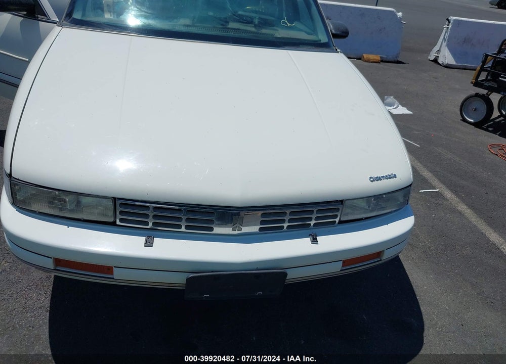 1990 OLDSMOBILE CUTLASS SUPREME VIN: 1G3WH54T4LD308175
