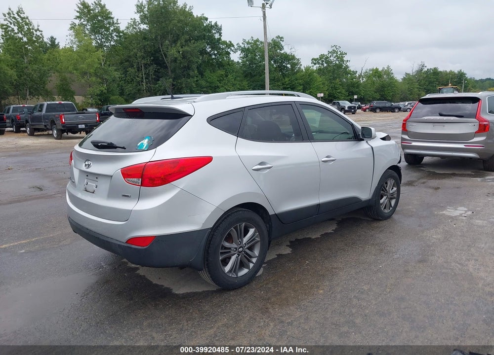 2015 HYUNDAI TUCSON SE VIN: KM8JUCAG7FU998151
