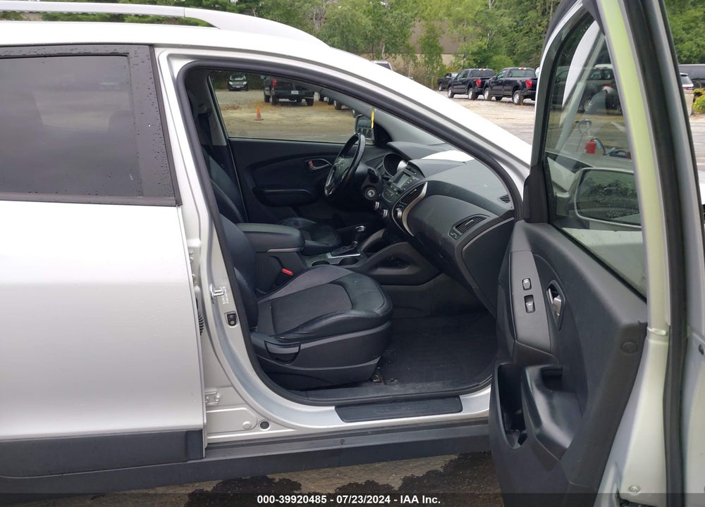 2015 HYUNDAI TUCSON SE VIN: KM8JUCAG7FU998151