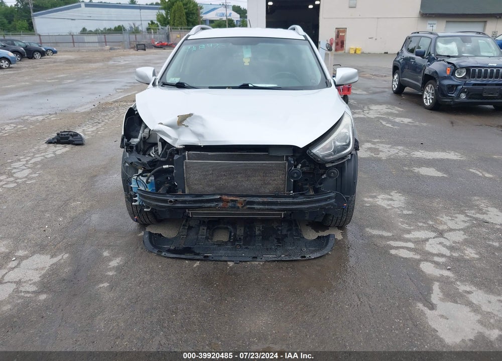 2015 HYUNDAI TUCSON SE VIN: KM8JUCAG7FU998151