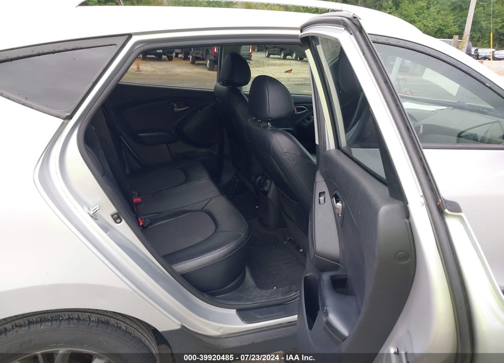 2015 HYUNDAI TUCSON SE VIN: KM8JUCAG7FU998151