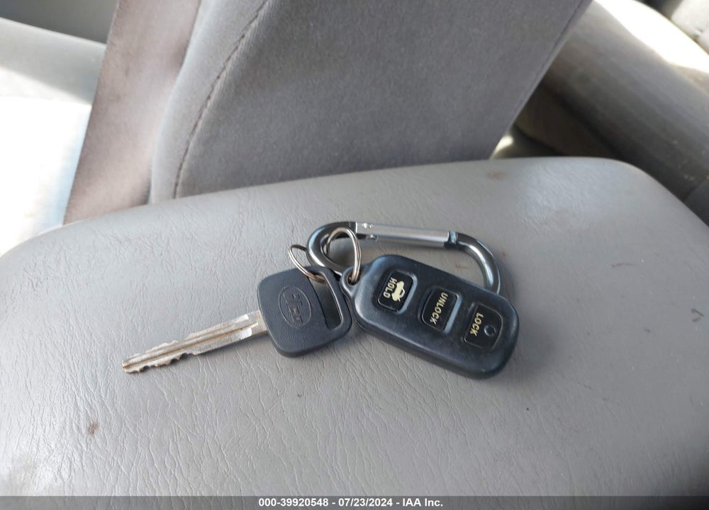 2005 TOYOTA CAMRY LE VIN: 4T1BE32K75U528950