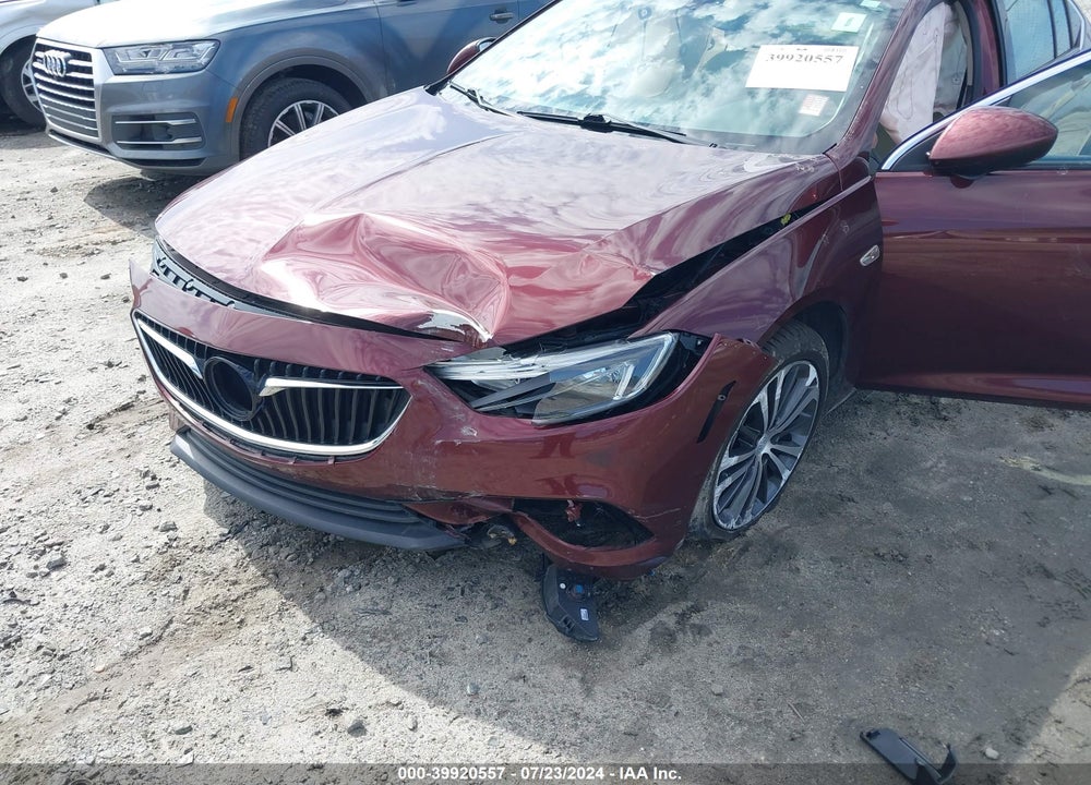 2018 REGAL BUICK  SPORTBACK PREFERRED II VIN: W04GM6SX0J1158053