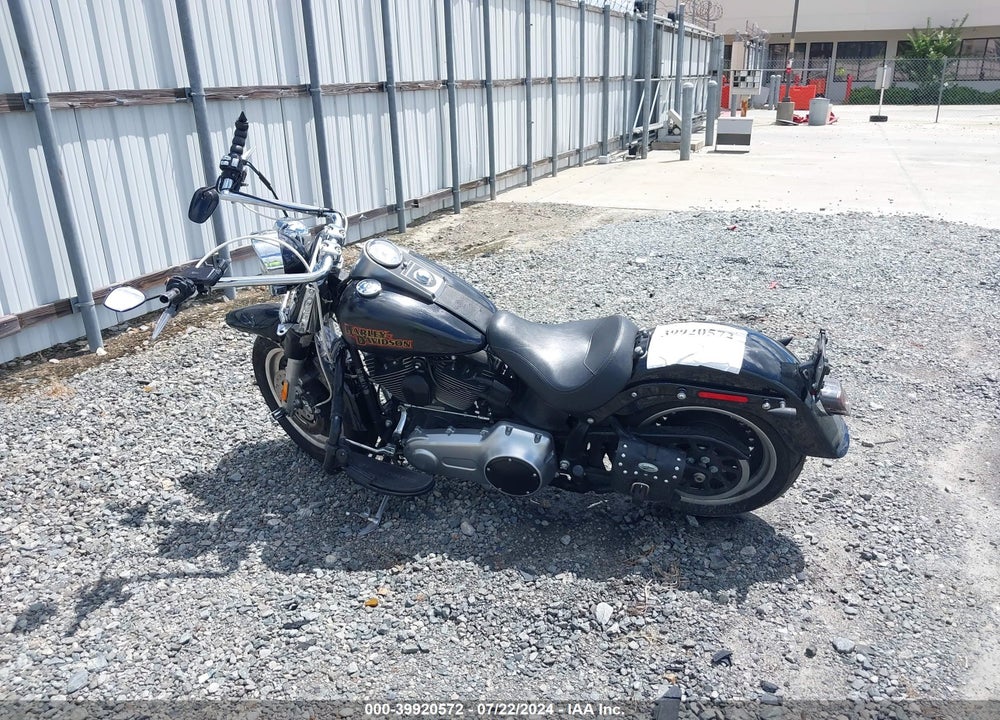 2011 HARLEY-DAVIDSON FLSTFB VIN: 1HD1JN513BB041518