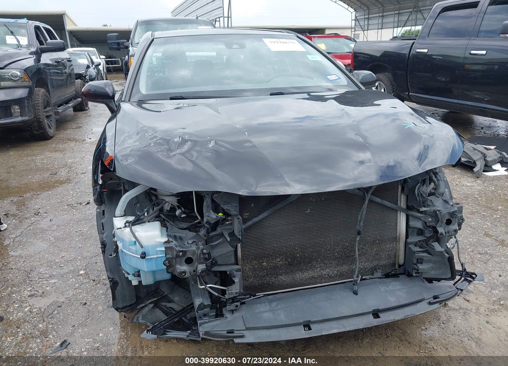 2018 TOYOTA CAMRY LE VIN: 4T1B11HK2JU087116