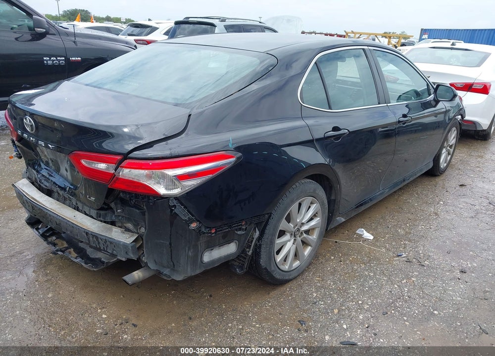 2018 TOYOTA CAMRY LE VIN: 4T1B11HK2JU087116